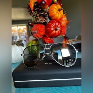 Givenchy GV 7110/S SUNGLASSES